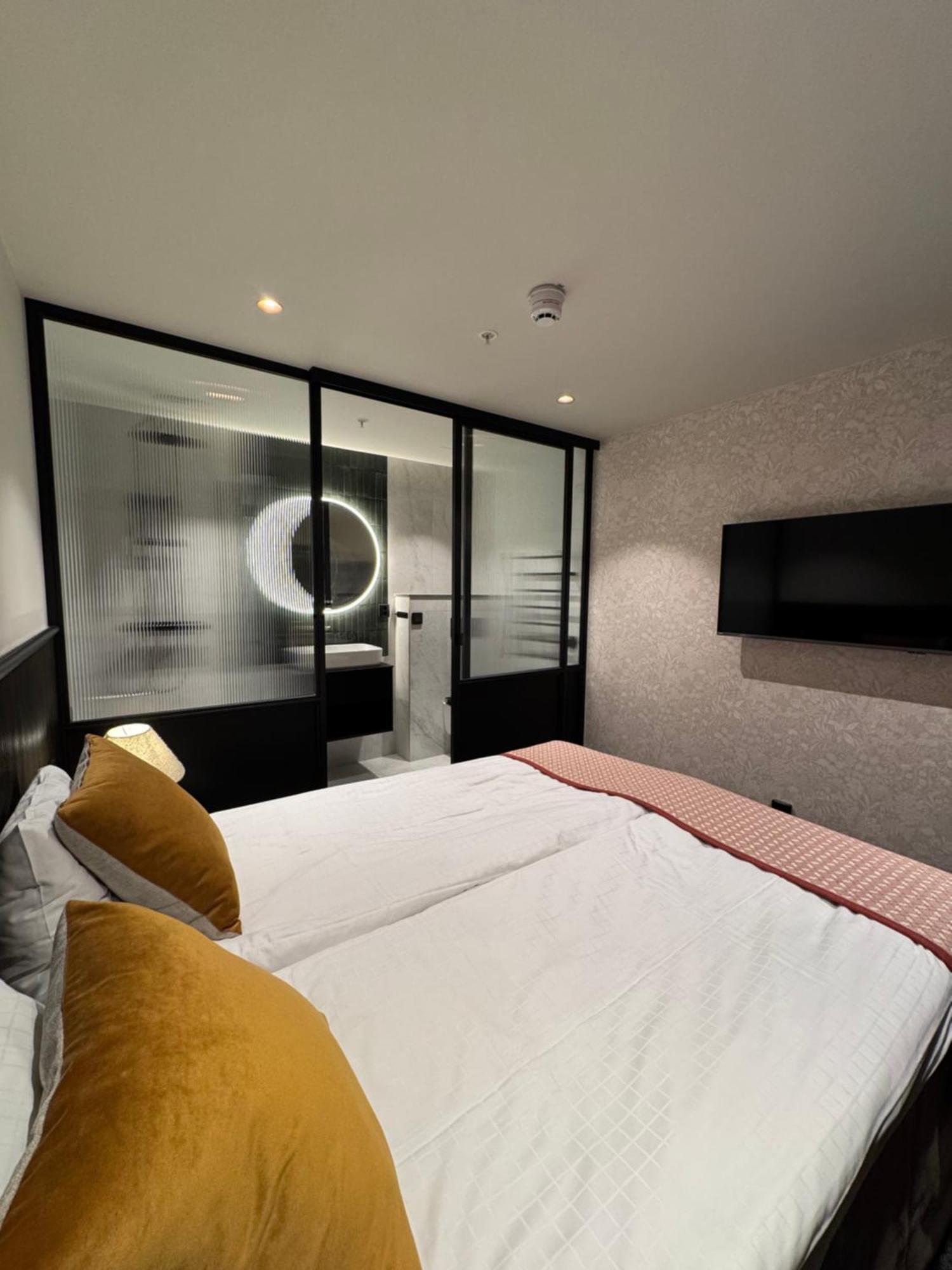 Crystal Plaza Hotel Стокхолм Стая снимка