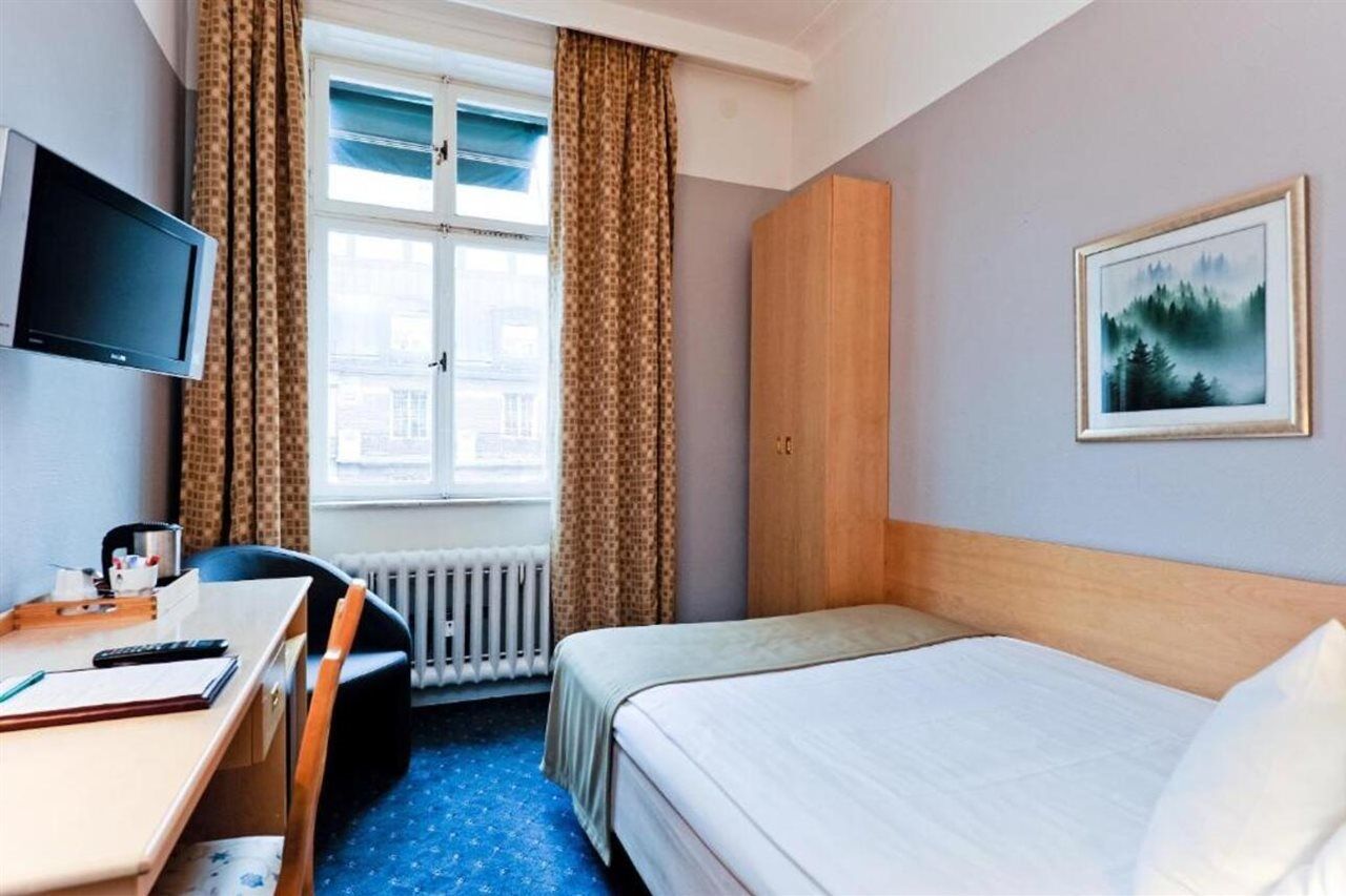 Crystal Plaza Hotel Стокхолм Екстериор снимка